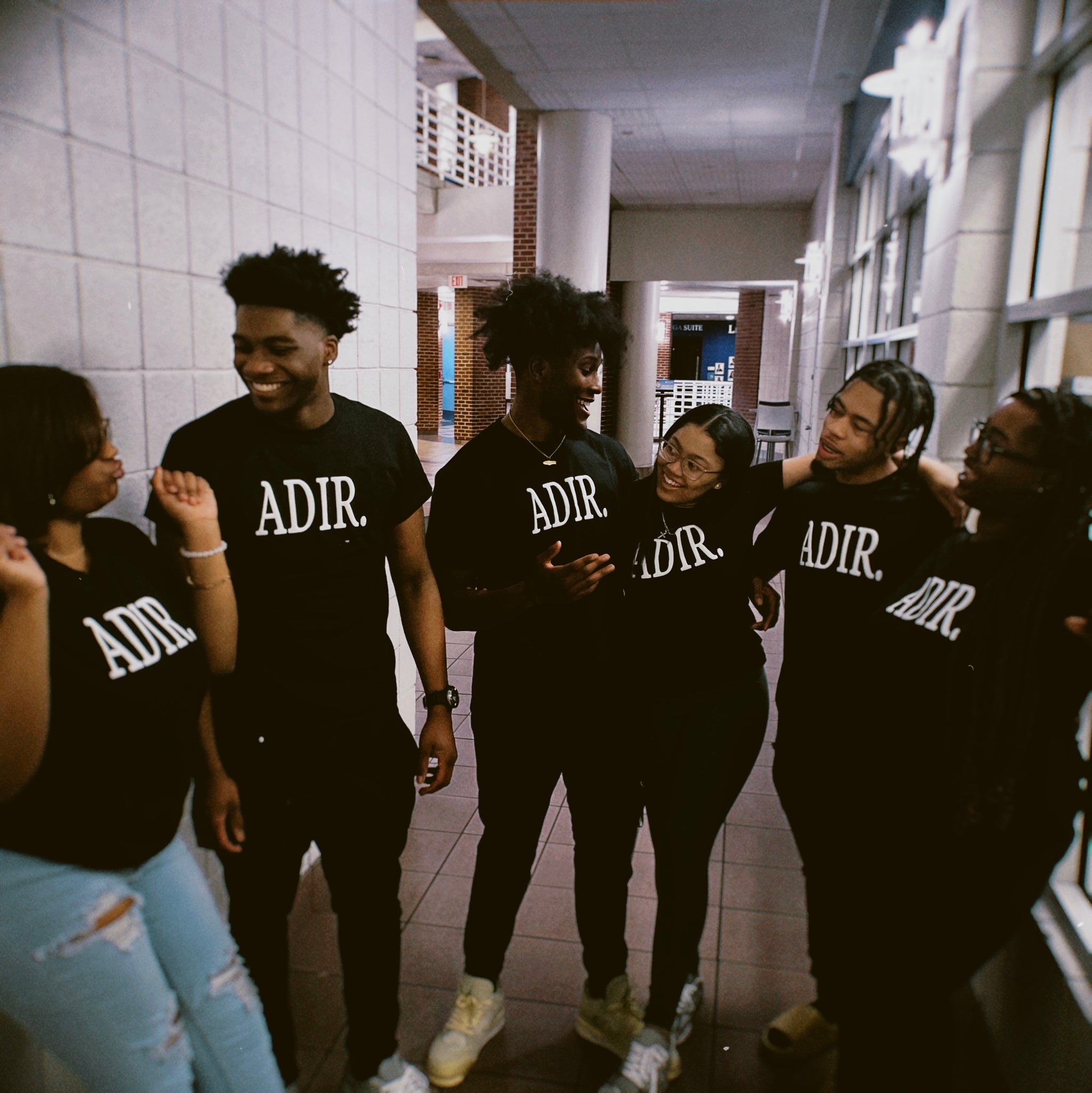 ADIR. PUFF TEE